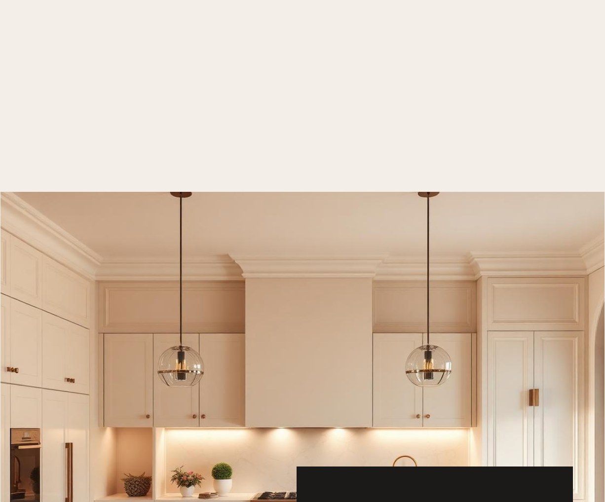 Dapur premium bernuansa terang dengan lampu gantung